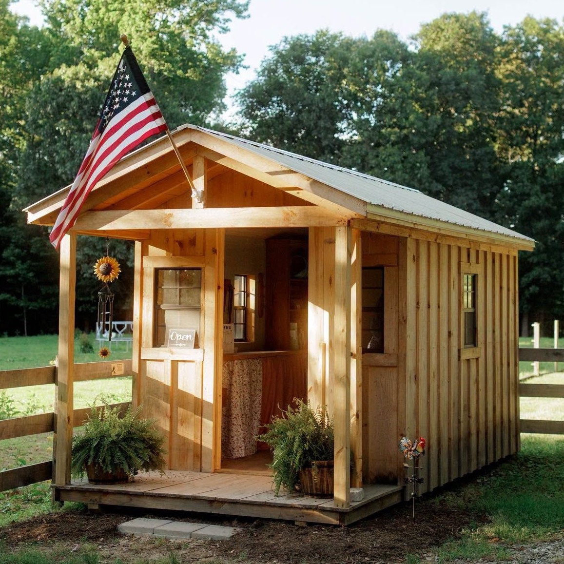 Small wooden Bachelor Farmstand