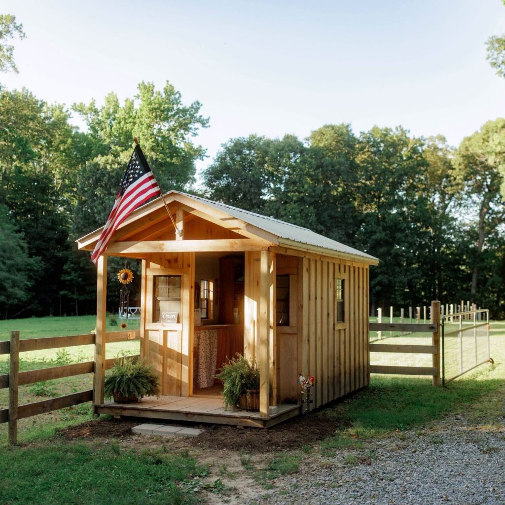 Small wooden Bachelor Farmstand